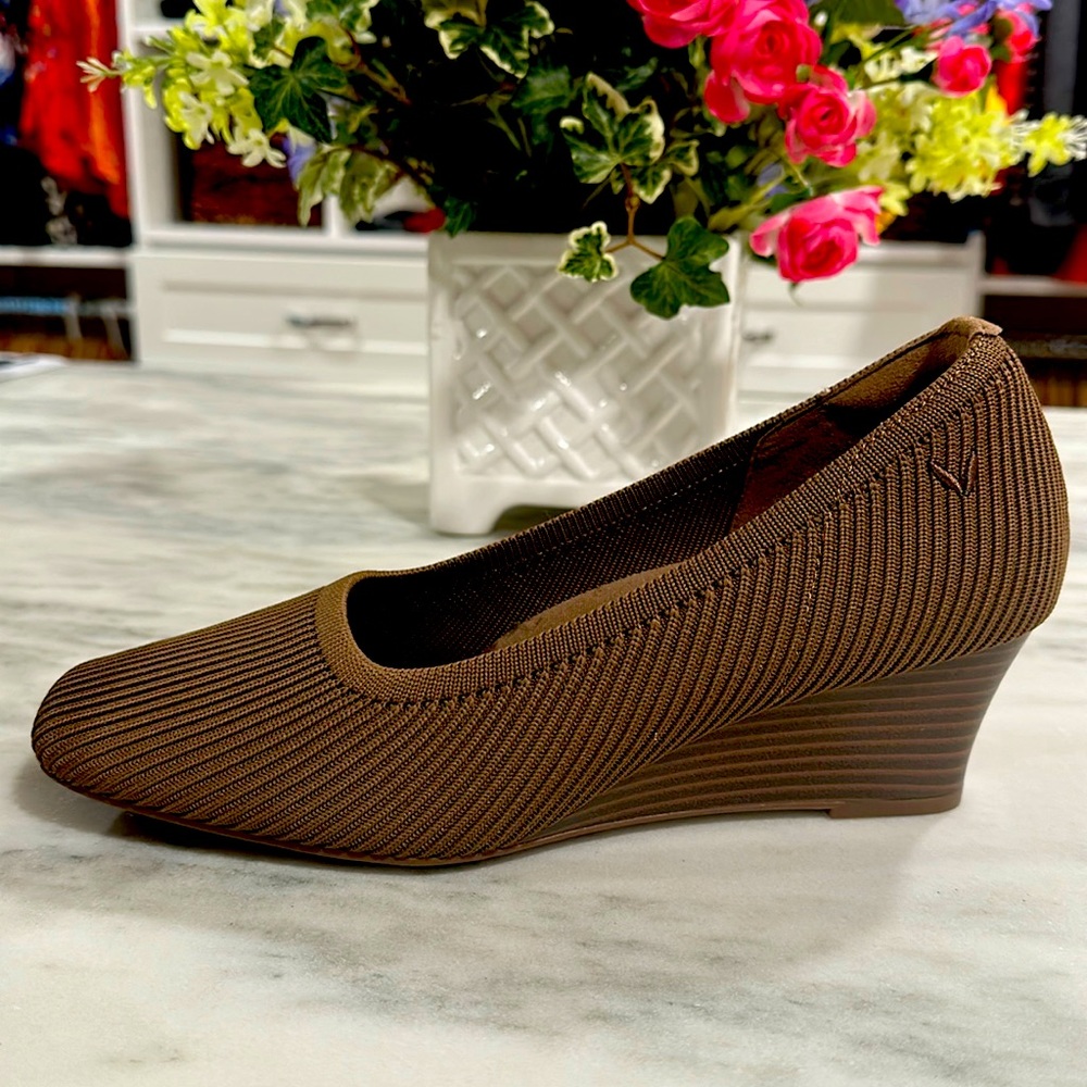 Vivaia Margot Square-toe  Wedge - brand new, never worn